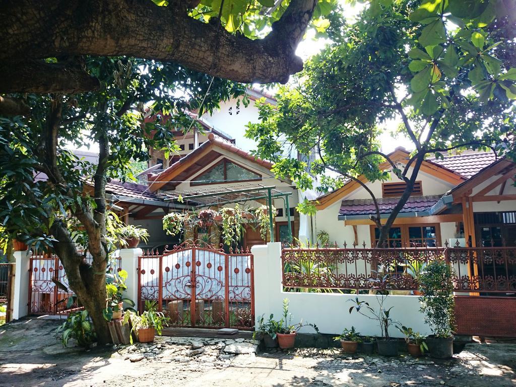 Hostel Bogor Exterior photo